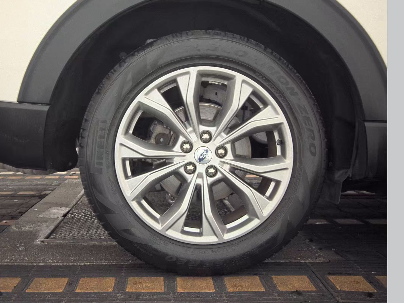 2023 Ford Explorer Limited FWD