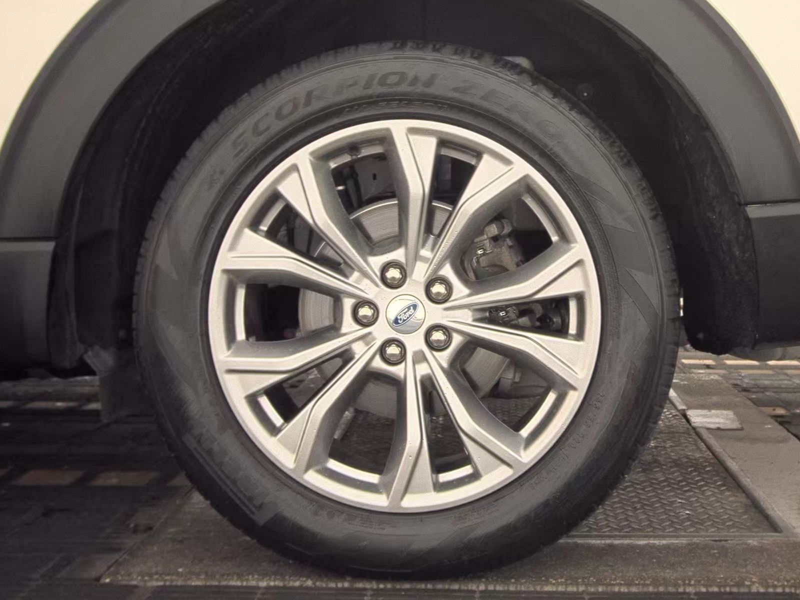 2023 Ford Explorer Limited FWD