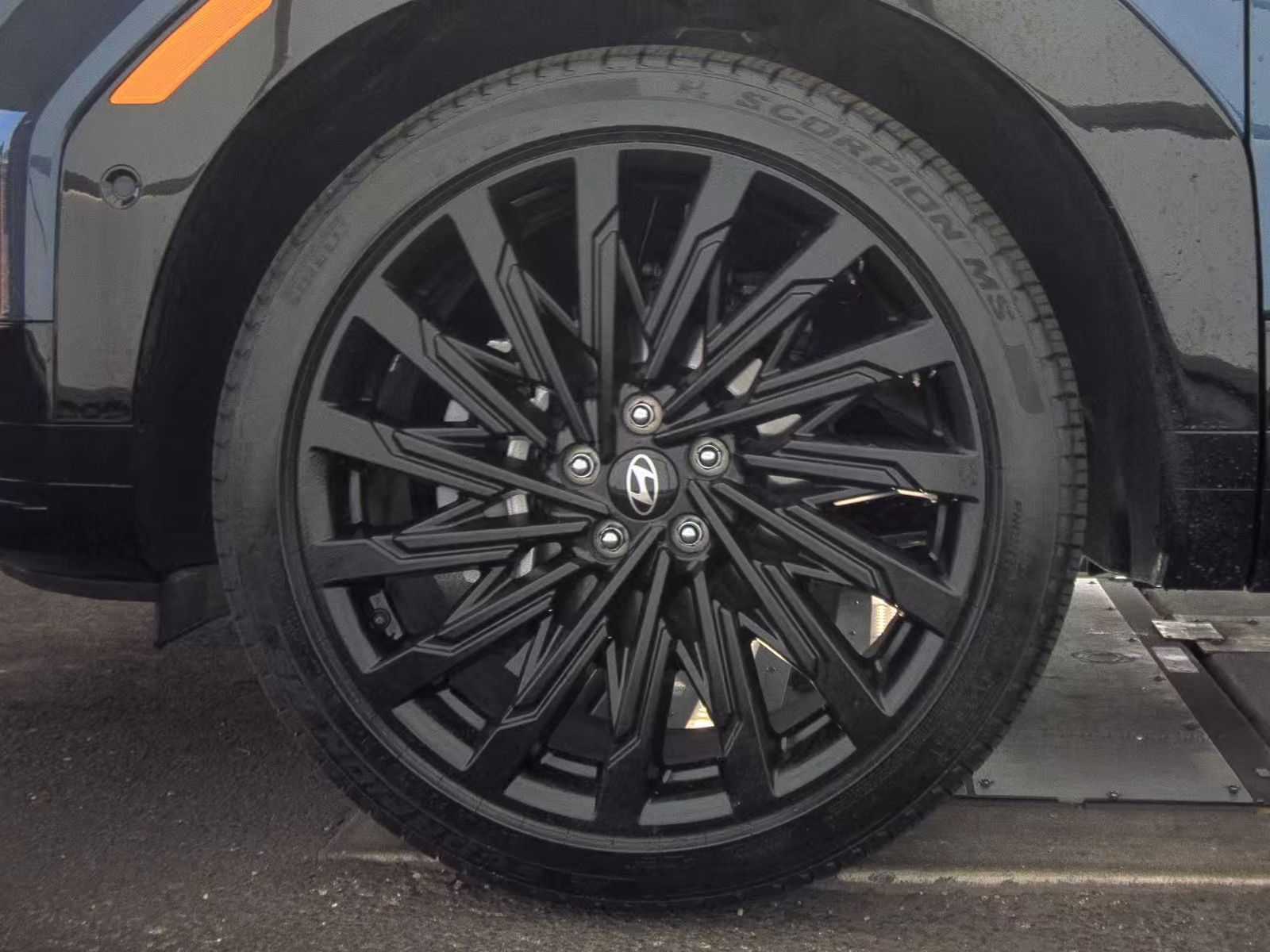 HYUNDAI CALLIGRAPH - 10