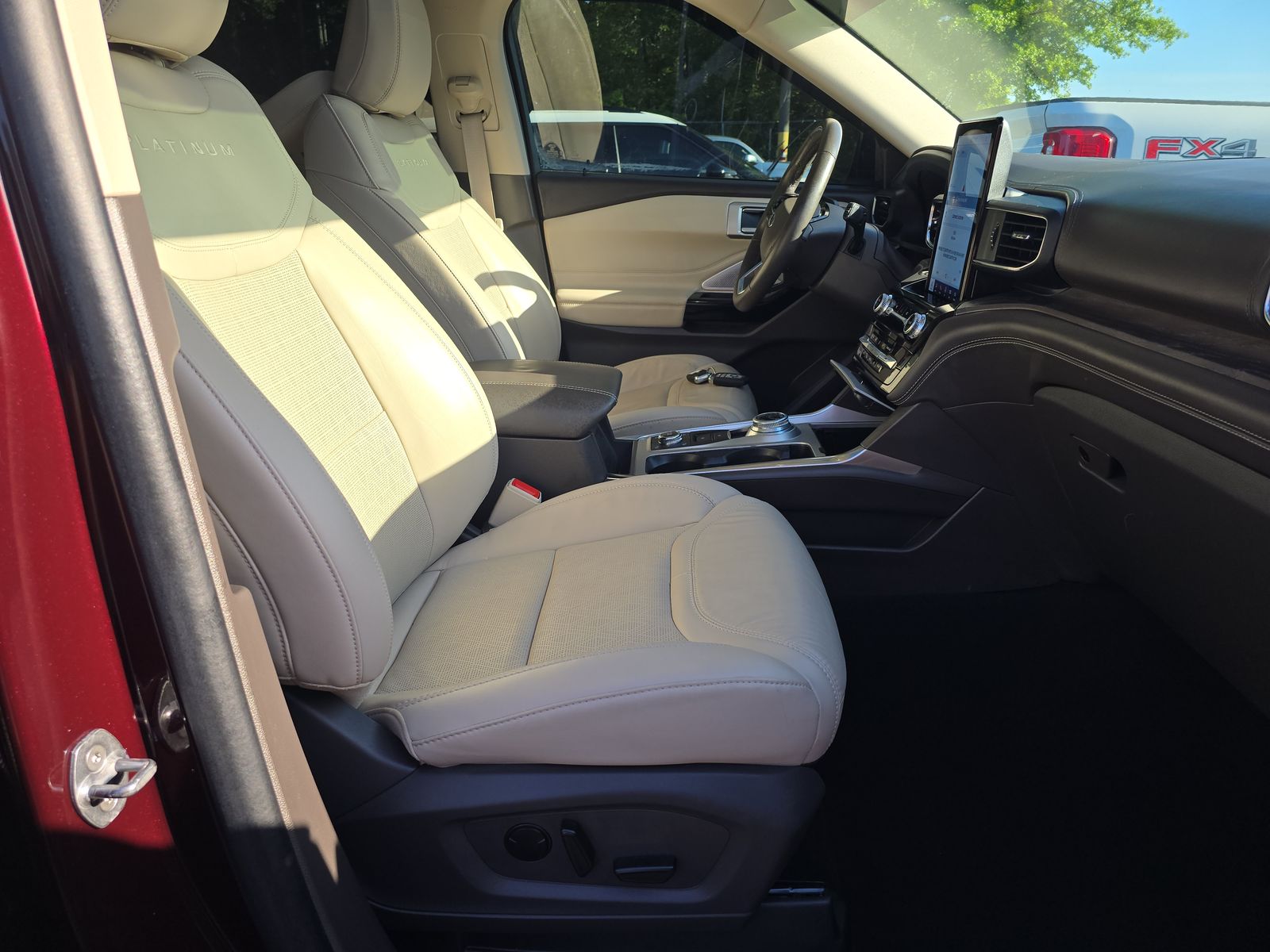 2023 Ford Explorer Platinum AWD