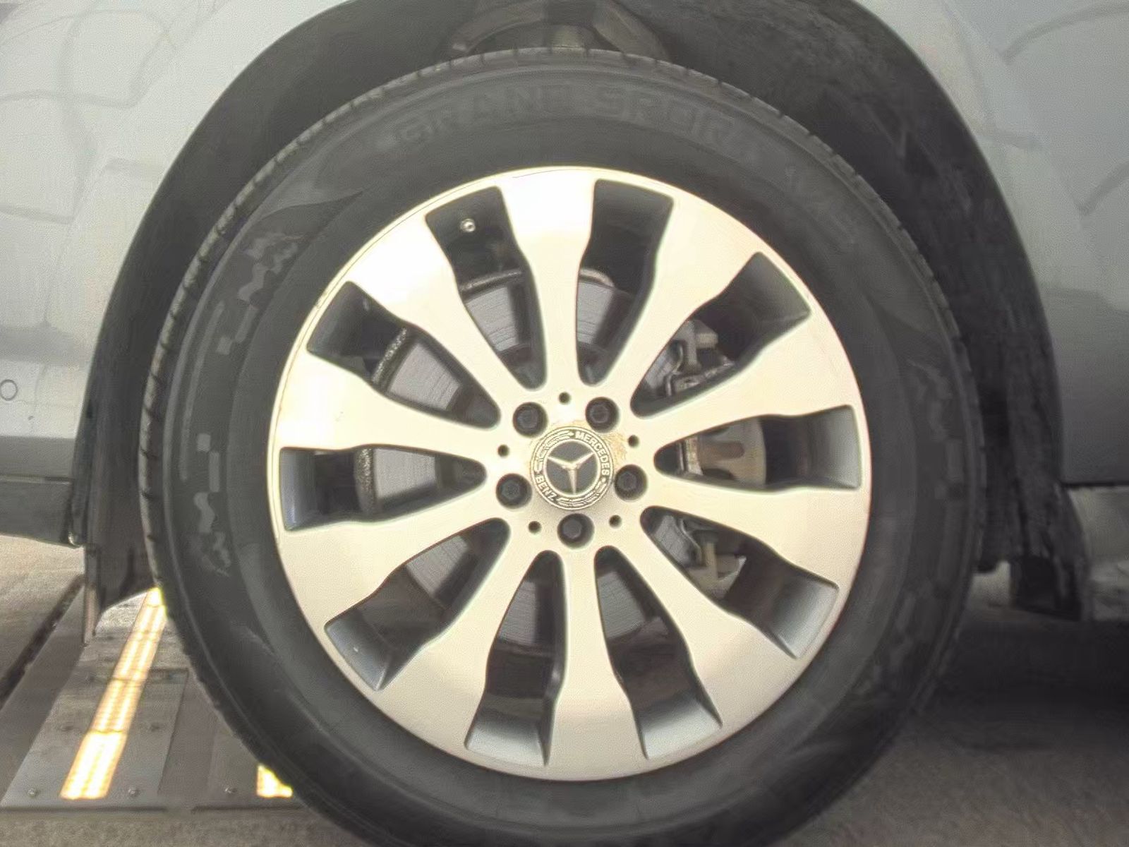 MERCEDES-BENZ GLS - 10