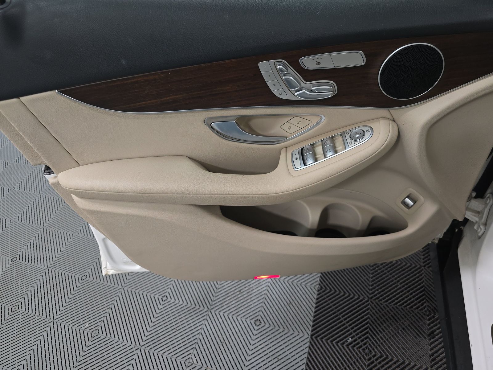 2022 Mercedes-Benz GLC GLC 300 RWD