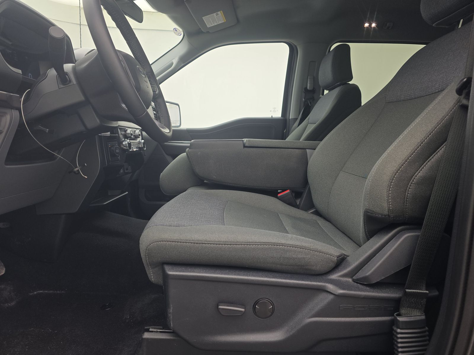 2025 Ford F-150 XLT AWD