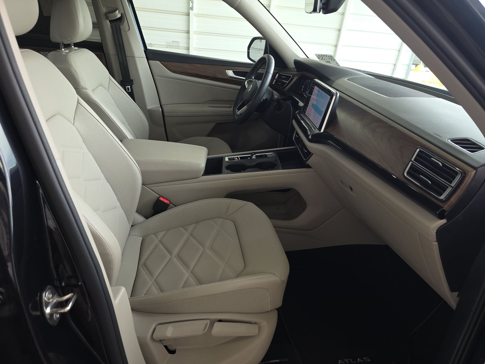 2024 Volkswagen Atlas 2.0T SE FWD