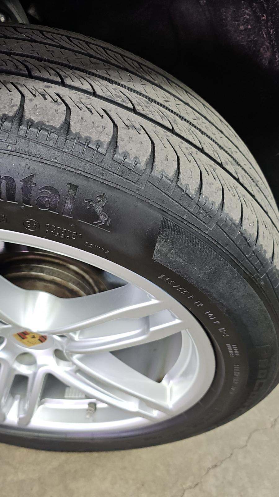 2023 Porsche Macan Base AWD