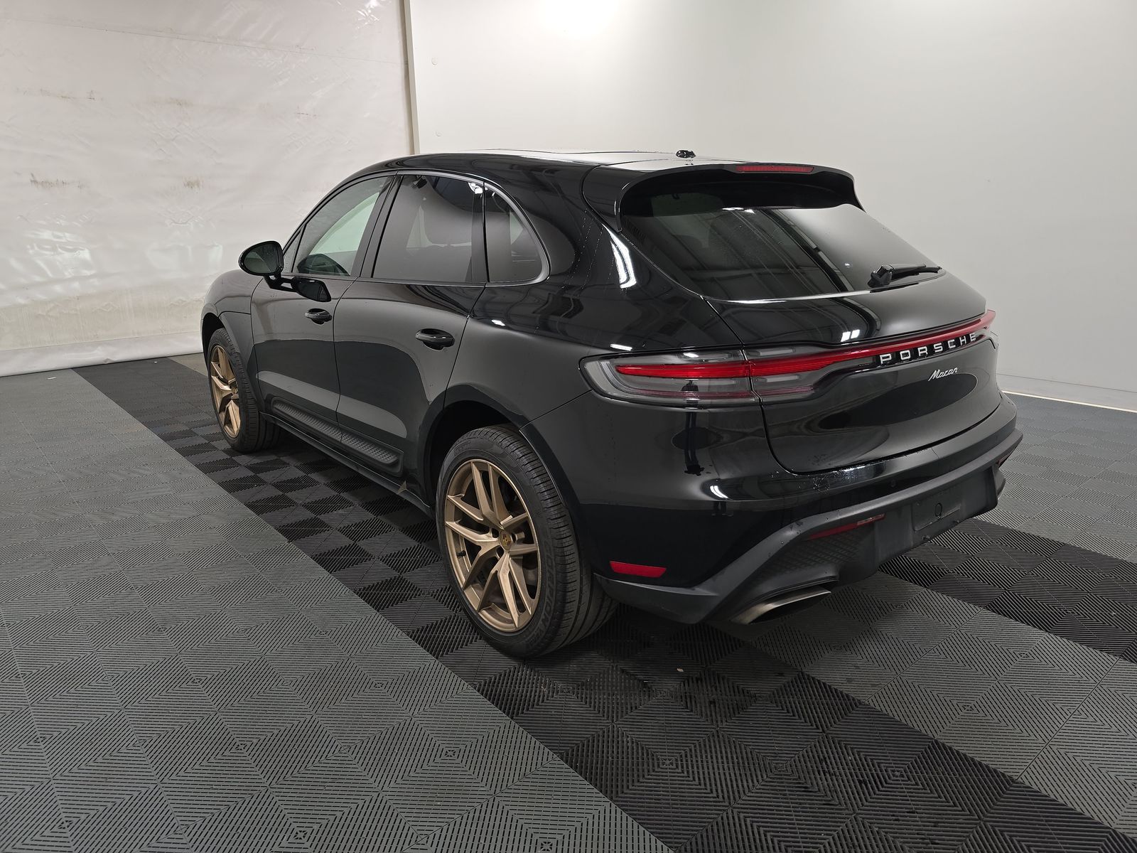2023 Porsche Macan Base AWD