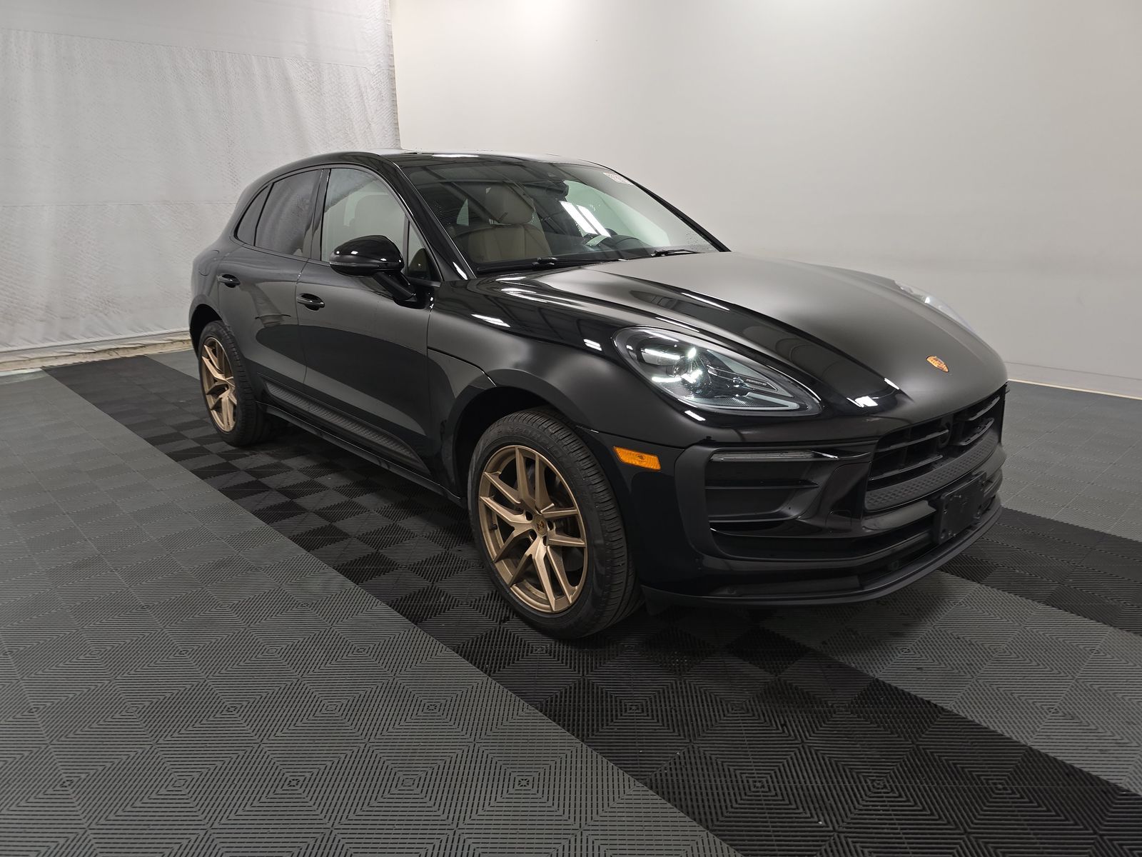 2023 Porsche Macan Base AWD