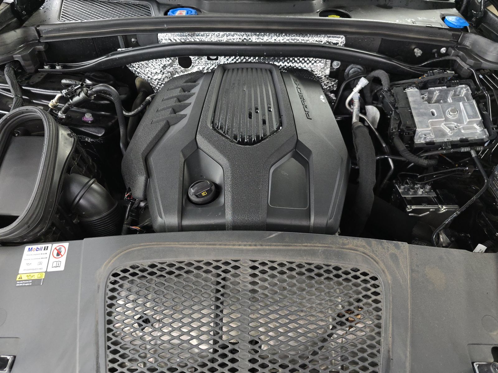 2023 Porsche Macan Base AWD