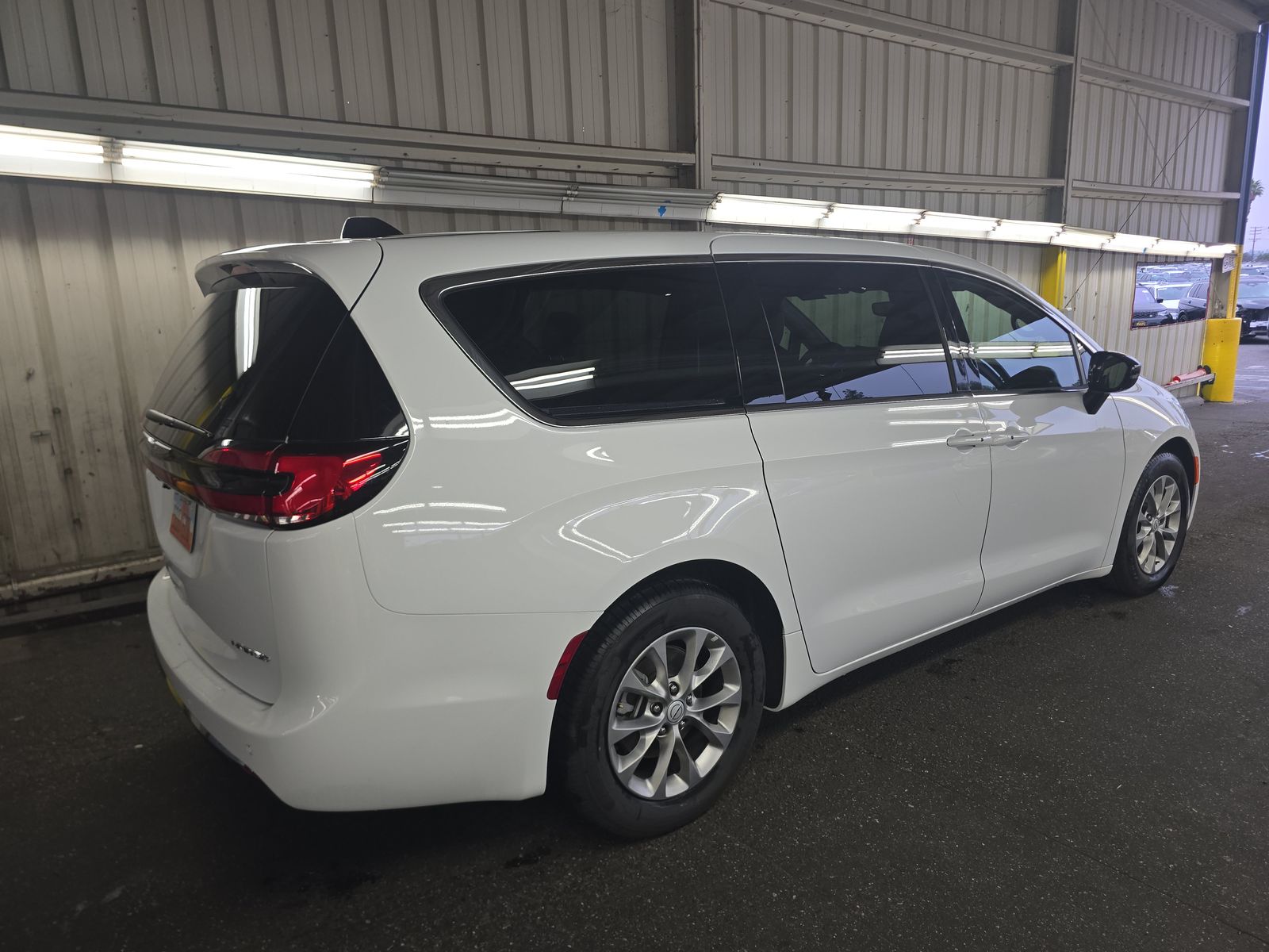2026 Chrysler Pacifica Limited FWD