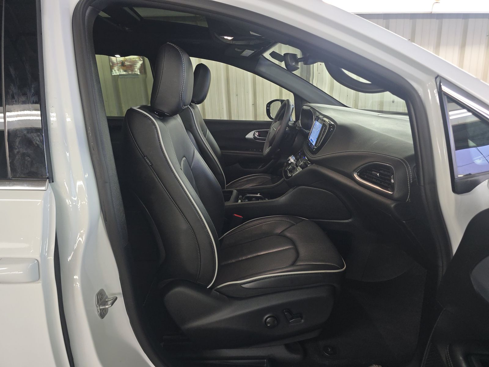 2026 Chrysler Pacifica Limited FWD