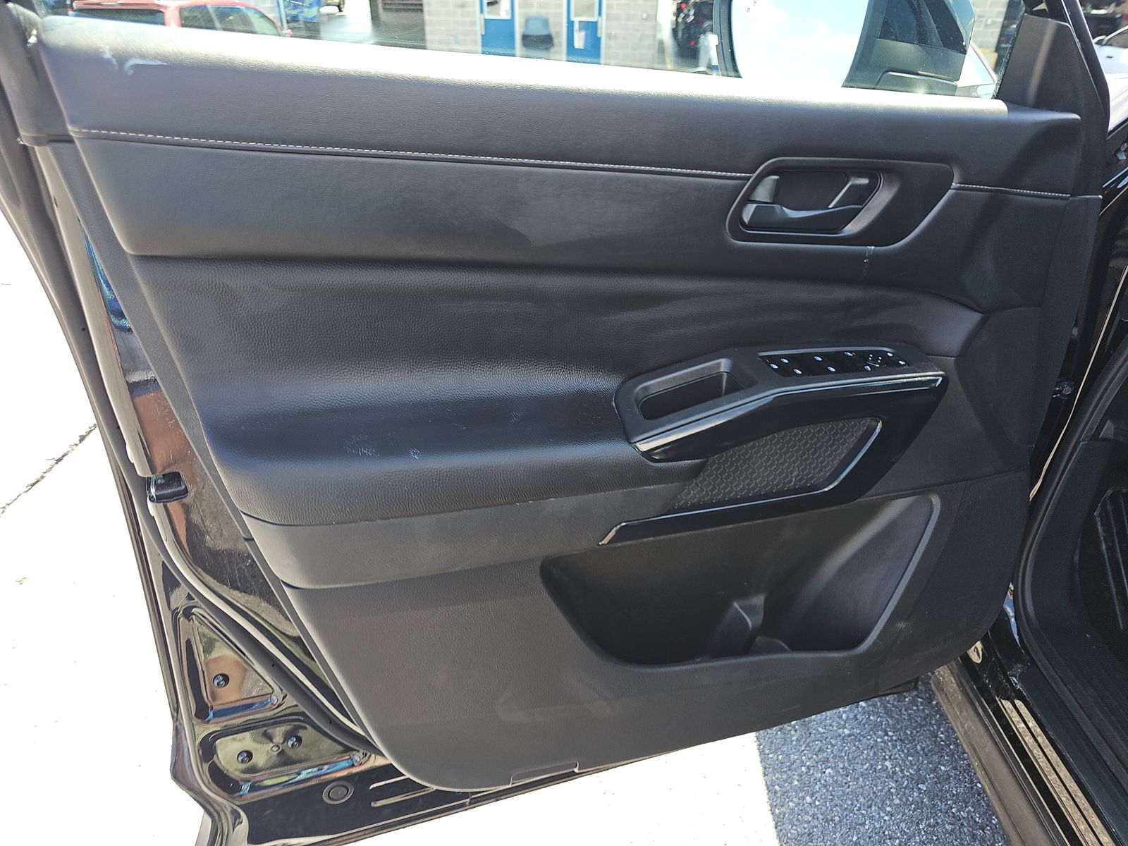 2025 Nissan Pathfinder SV FWD