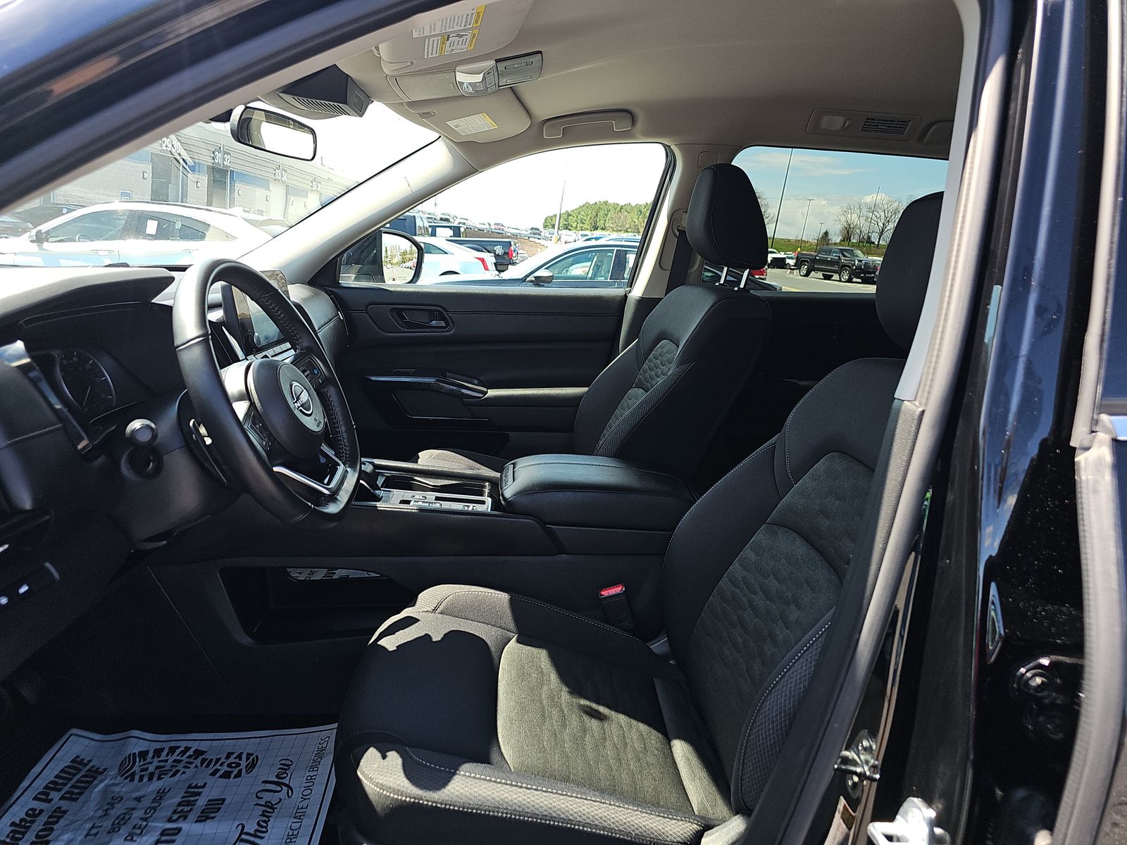 2025 Nissan Pathfinder SV FWD