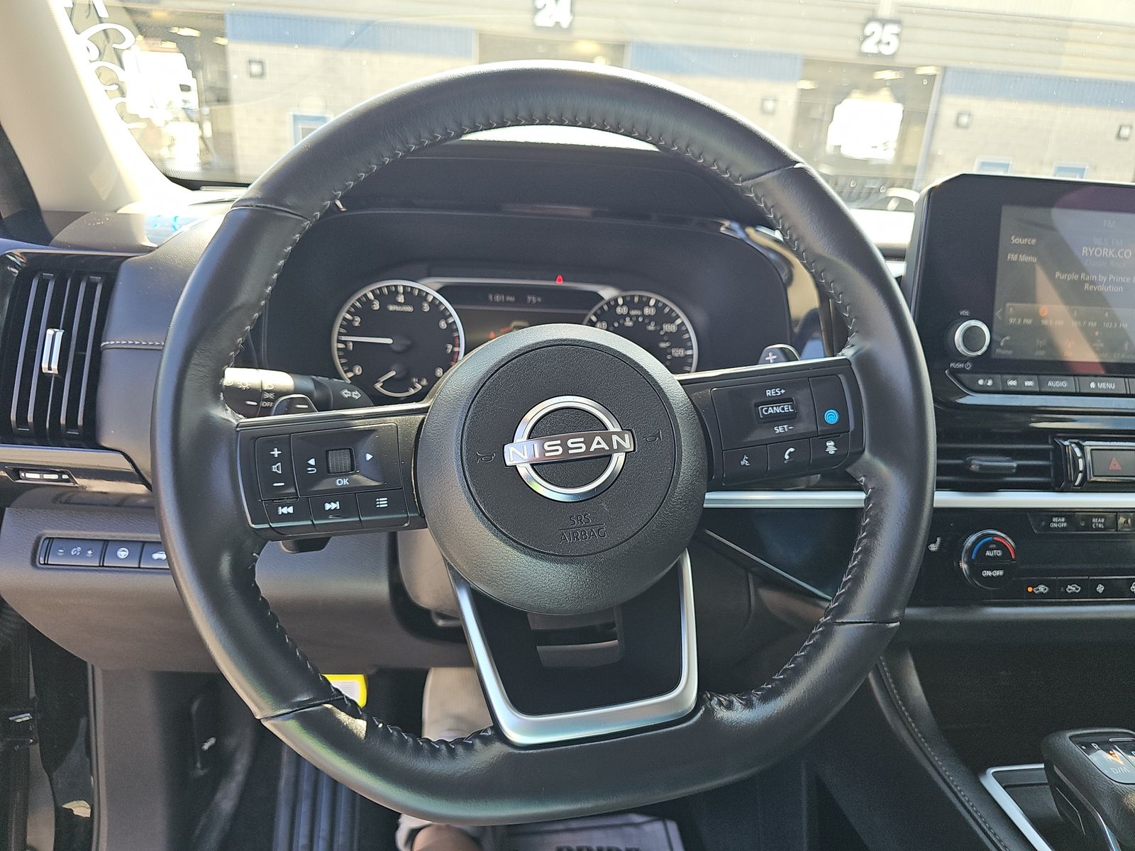 2025 Nissan Pathfinder SV FWD