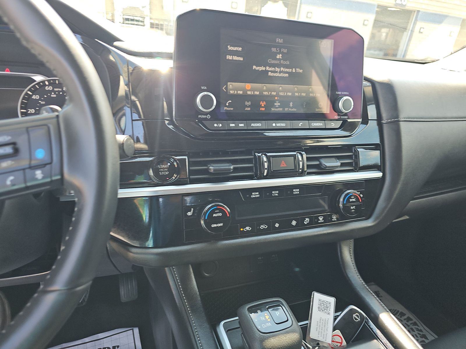 2025 Nissan Pathfinder SV FWD