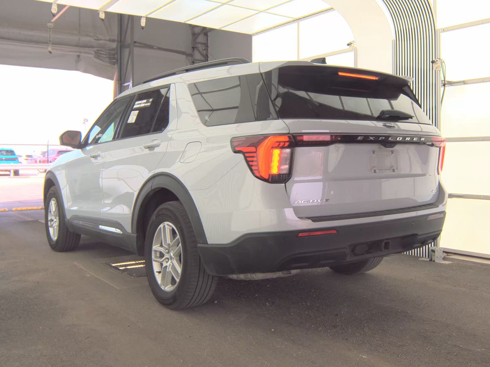 2025 Ford Explorer Active AWD