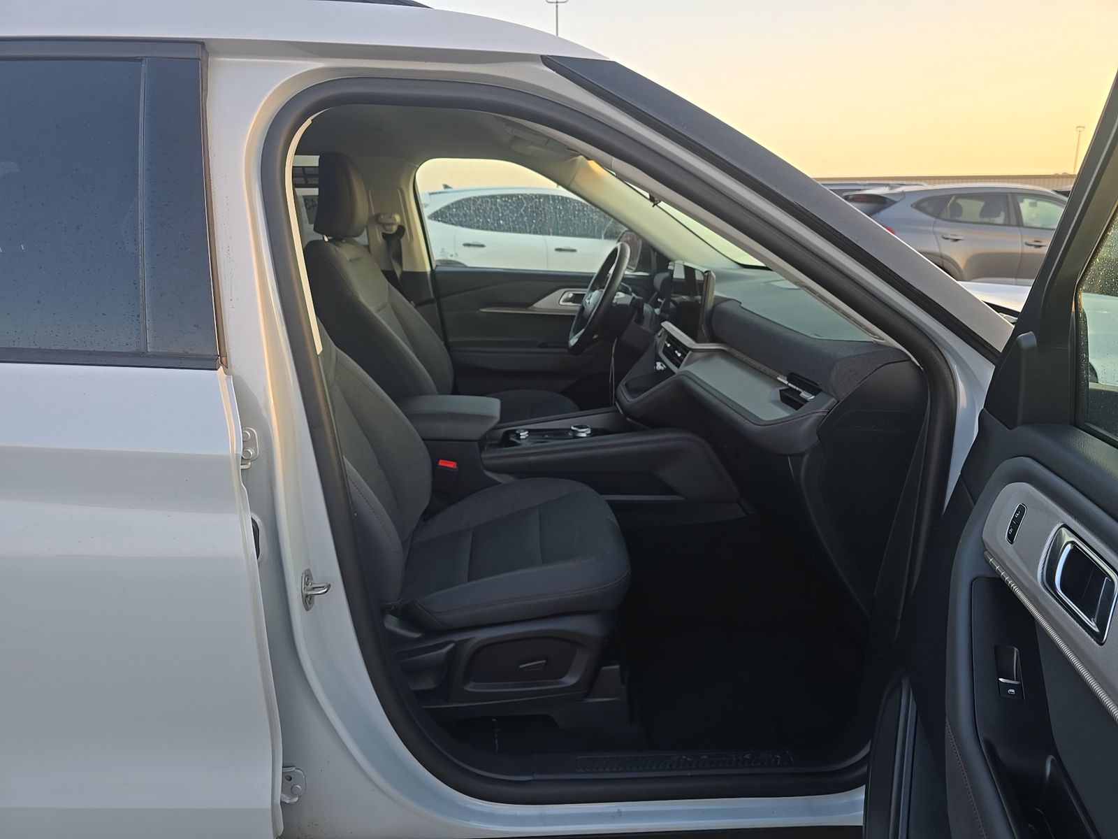 2025 Ford Explorer Active AWD