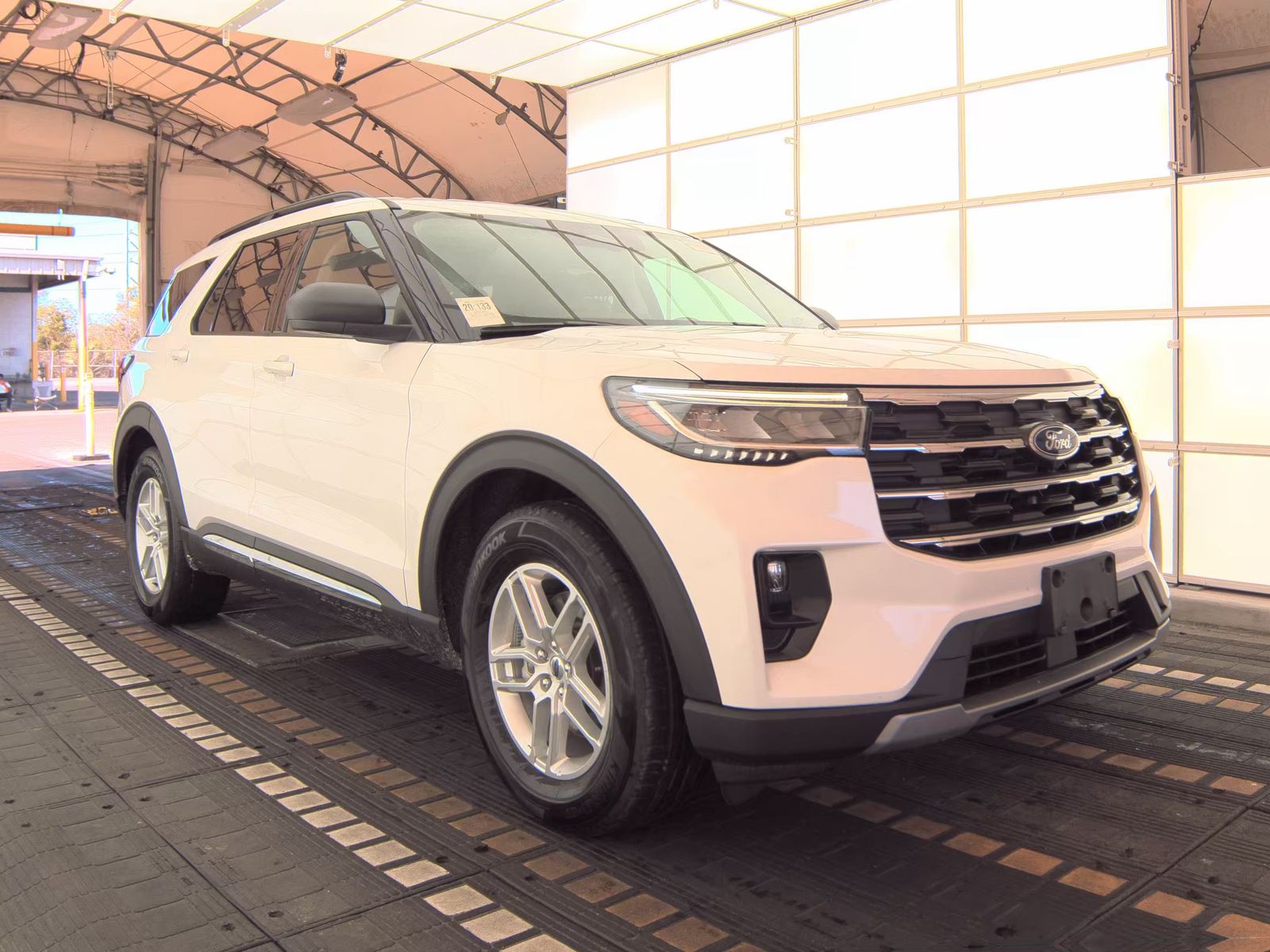 2025 Ford Explorer Active RWD