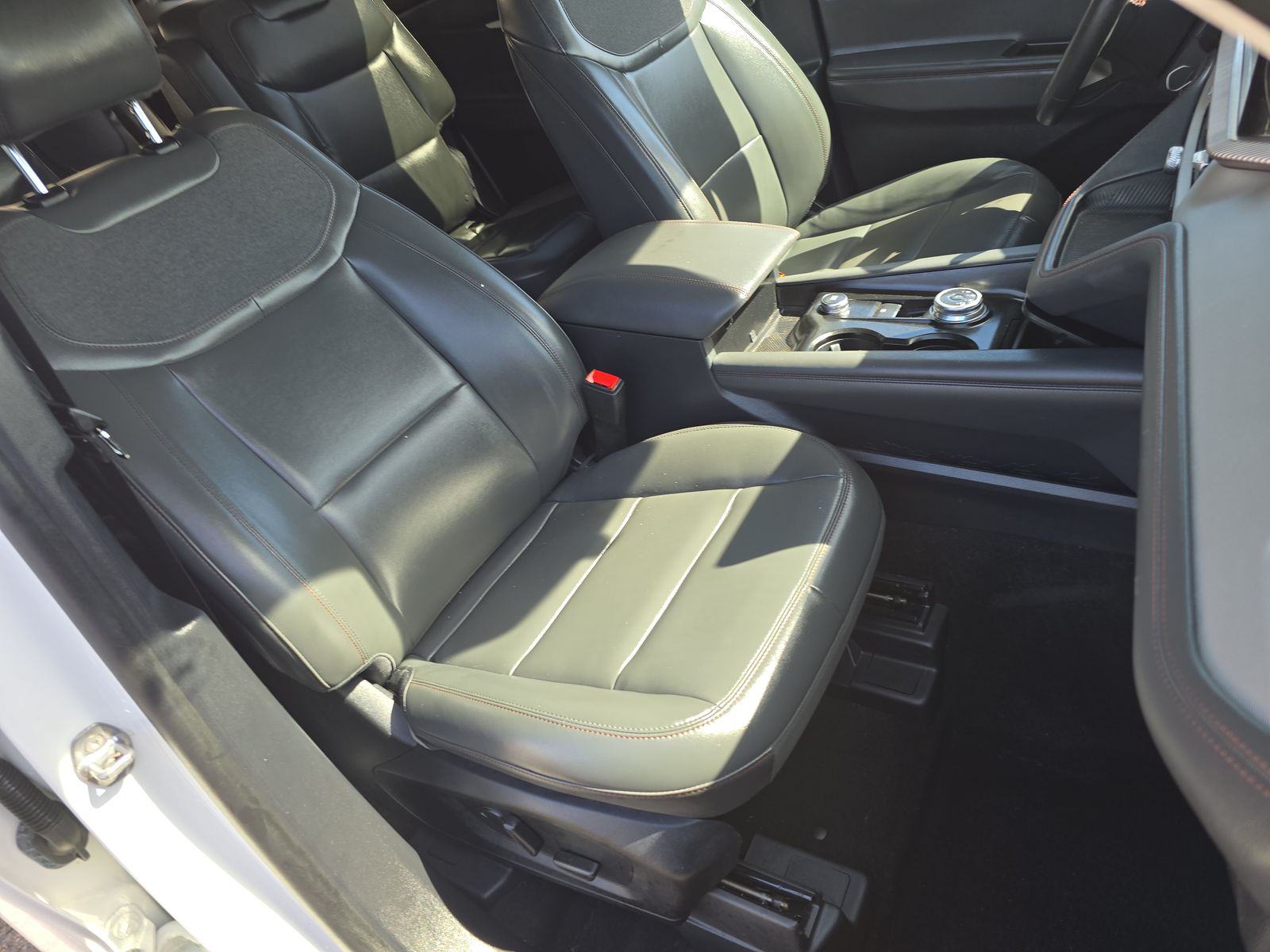 2025 Ford Explorer Active RWD