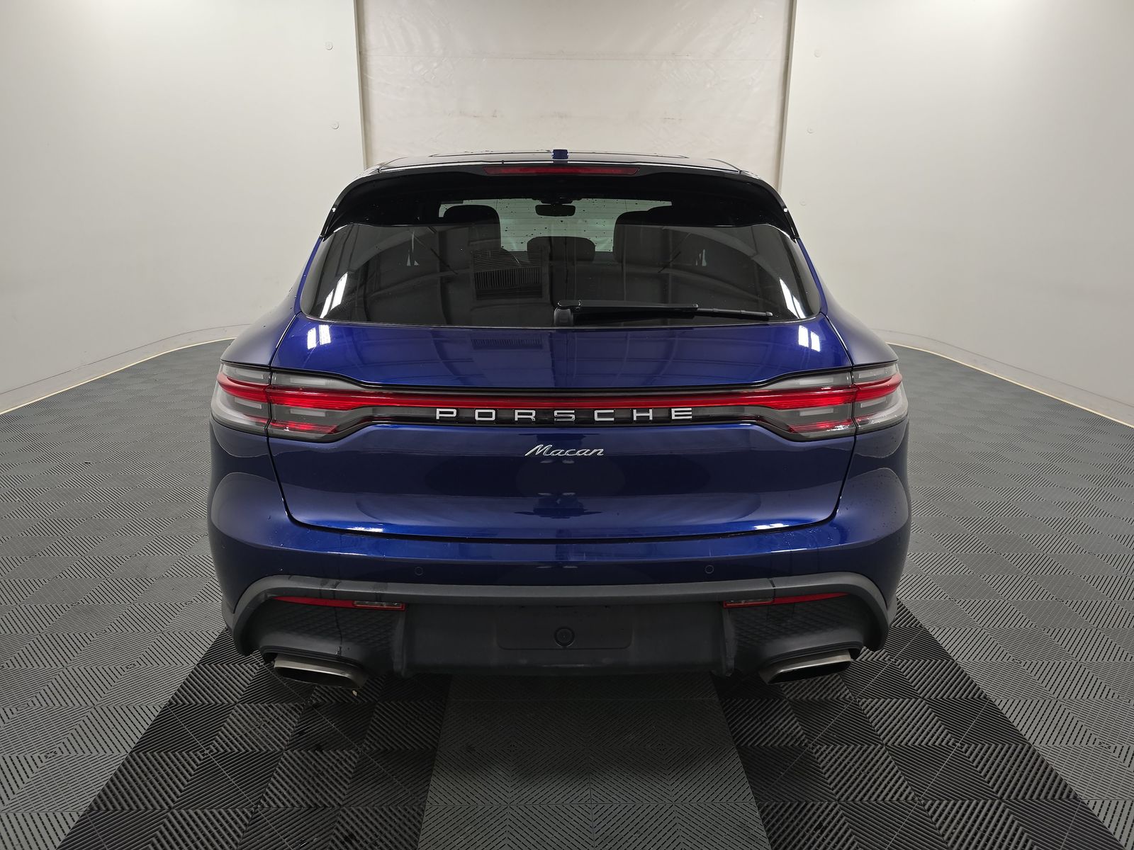 2023 Porsche Macan Base AWD