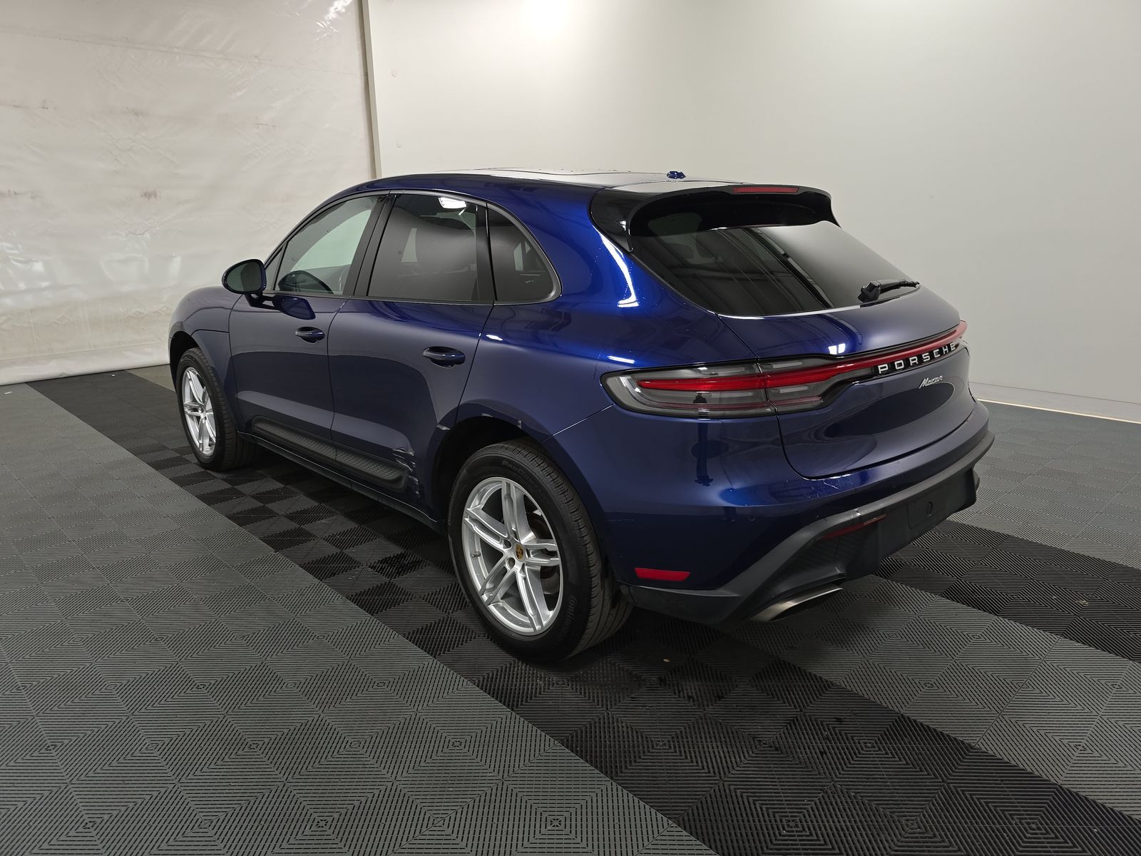 2023 Porsche Macan Base AWD