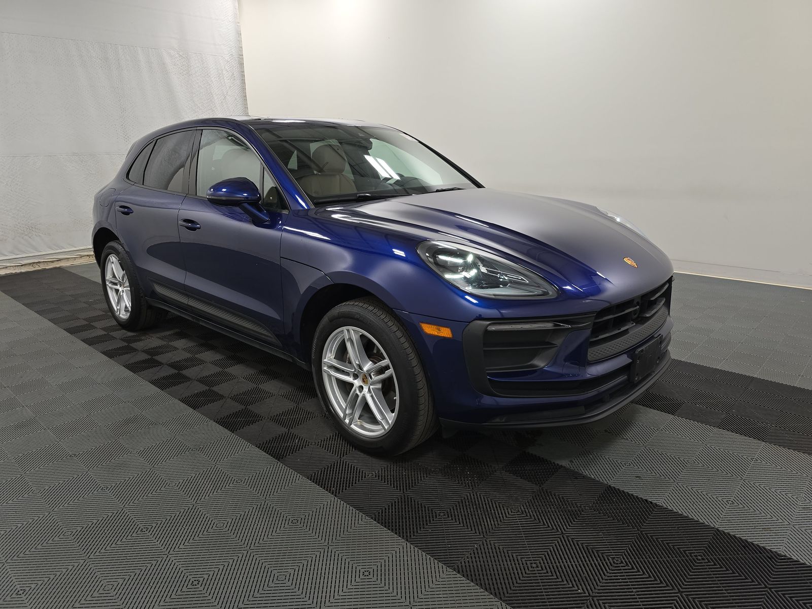 2023 Porsche Macan Base AWD