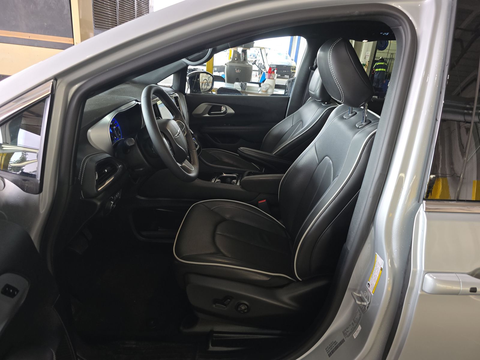 2026 Chrysler Pacifica Limited AWD