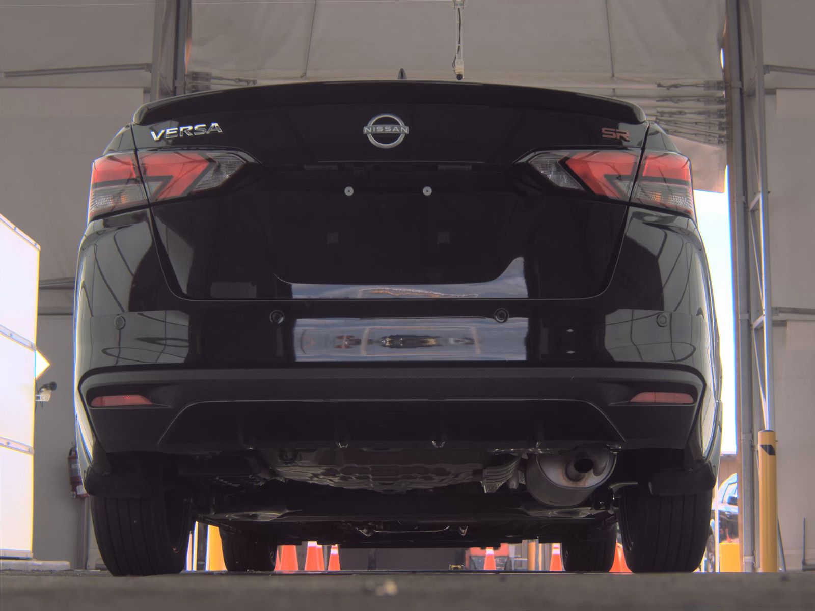 NISSAN VERSA - 8