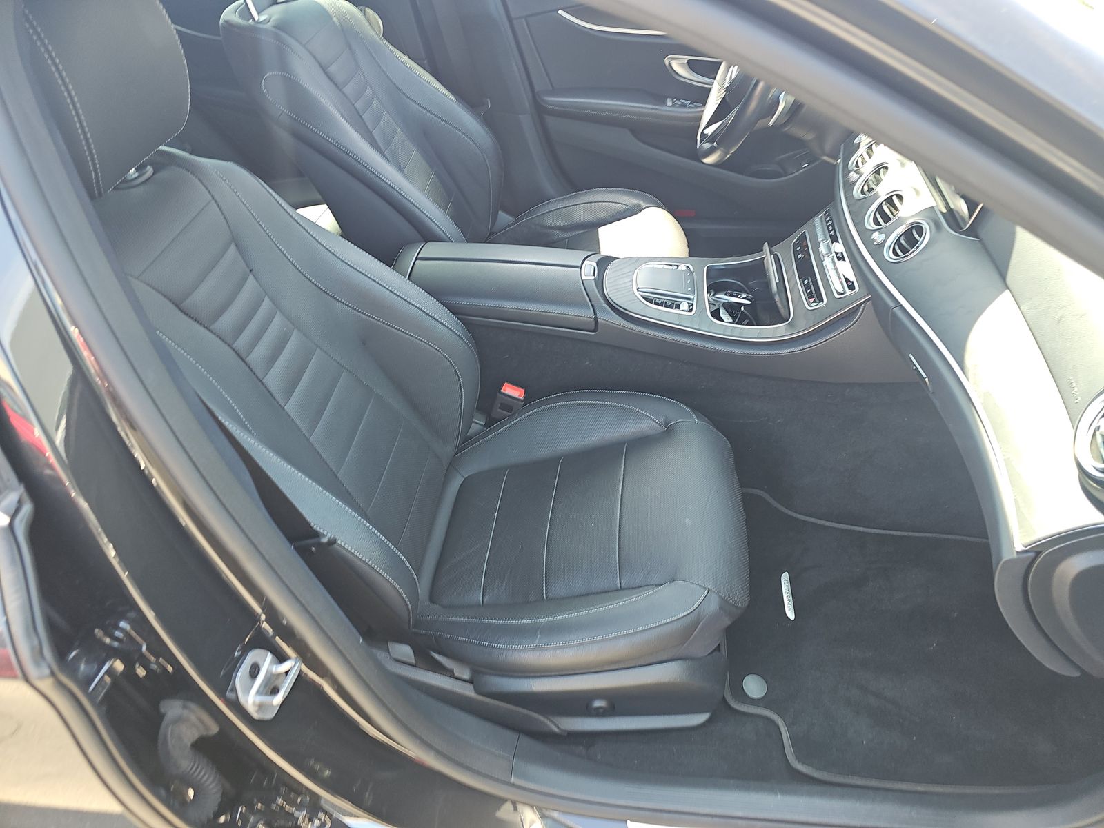 MERCEDES-BENZ E-CLASS - 9