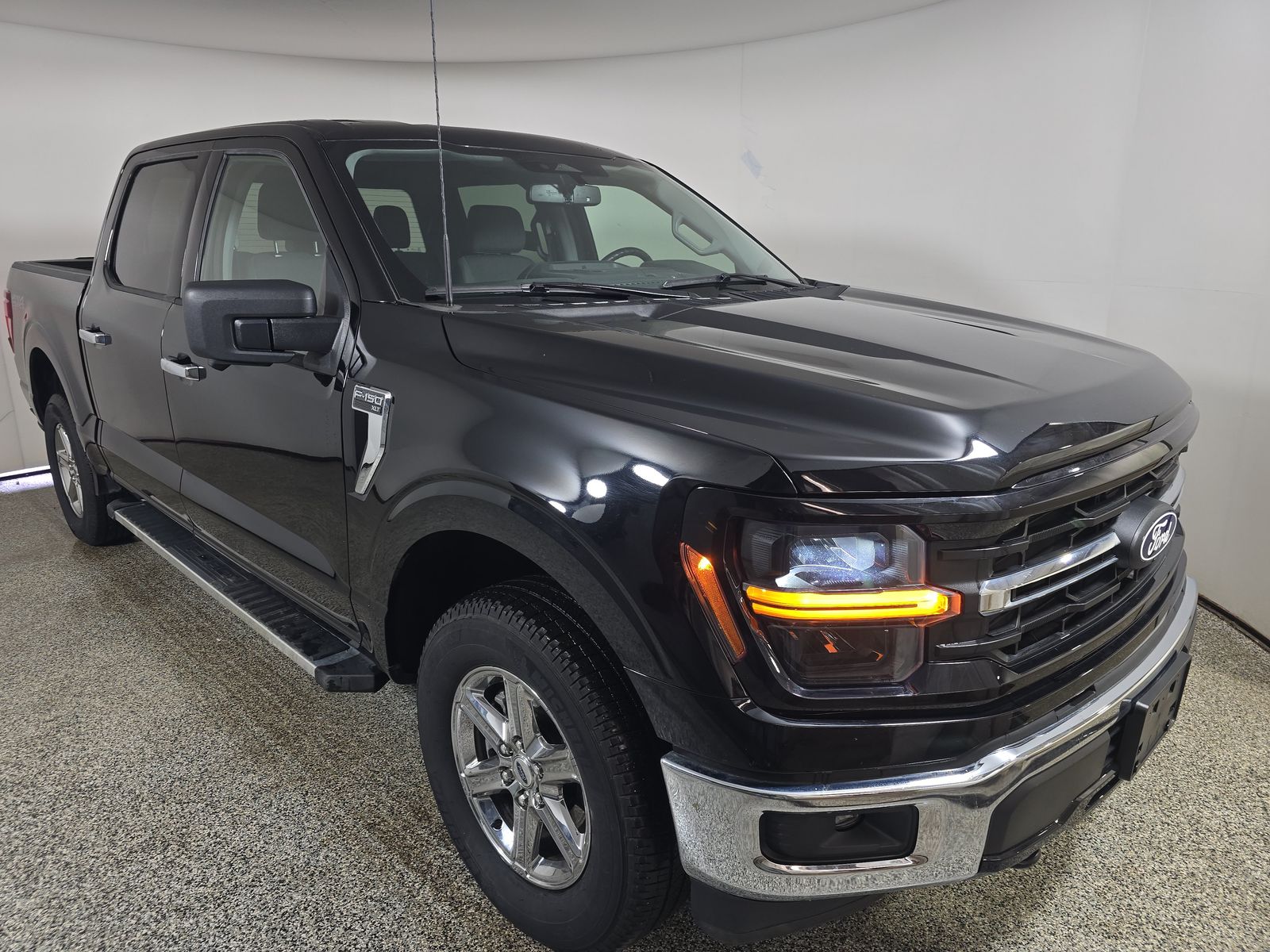 2024 Ford F-150 XLT AWD