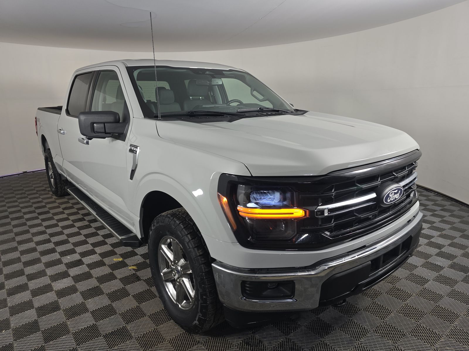 2024 Ford F-150 XLT AWD