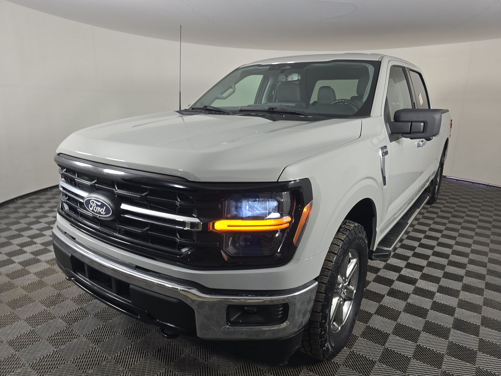 2024 Ford F-150 XLT AWD