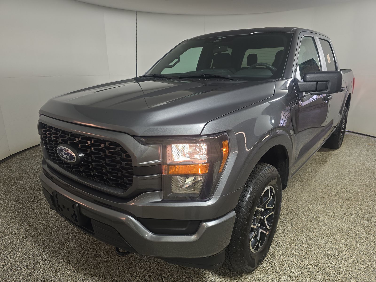 2023 Ford F-150 XL AWD