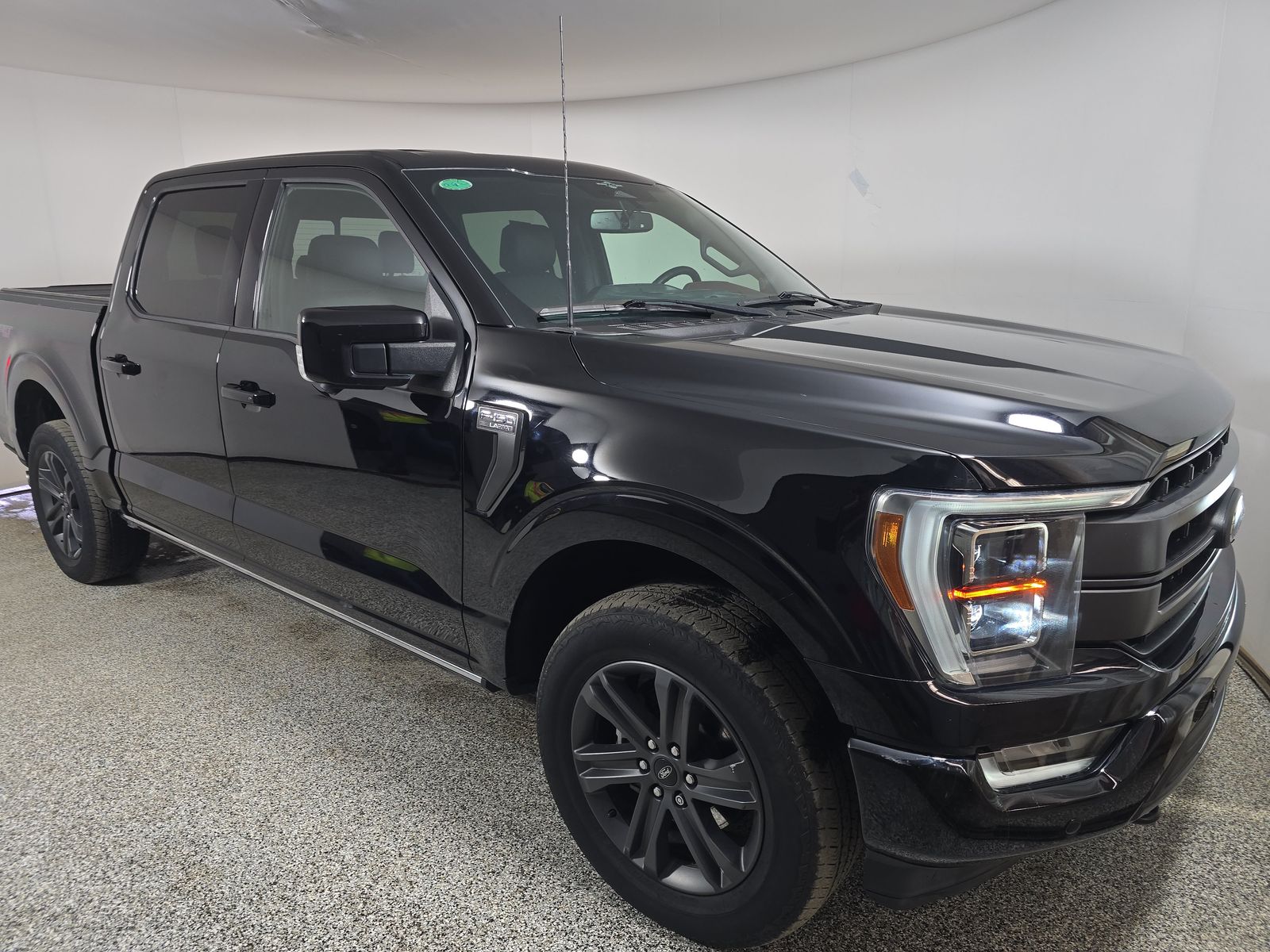 2023 Ford F-150 Lariat AWD