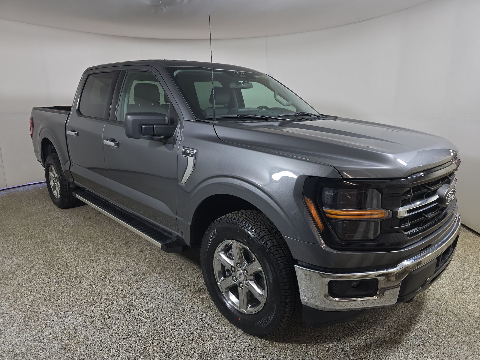 2025 Ford F-150 XLT AWD