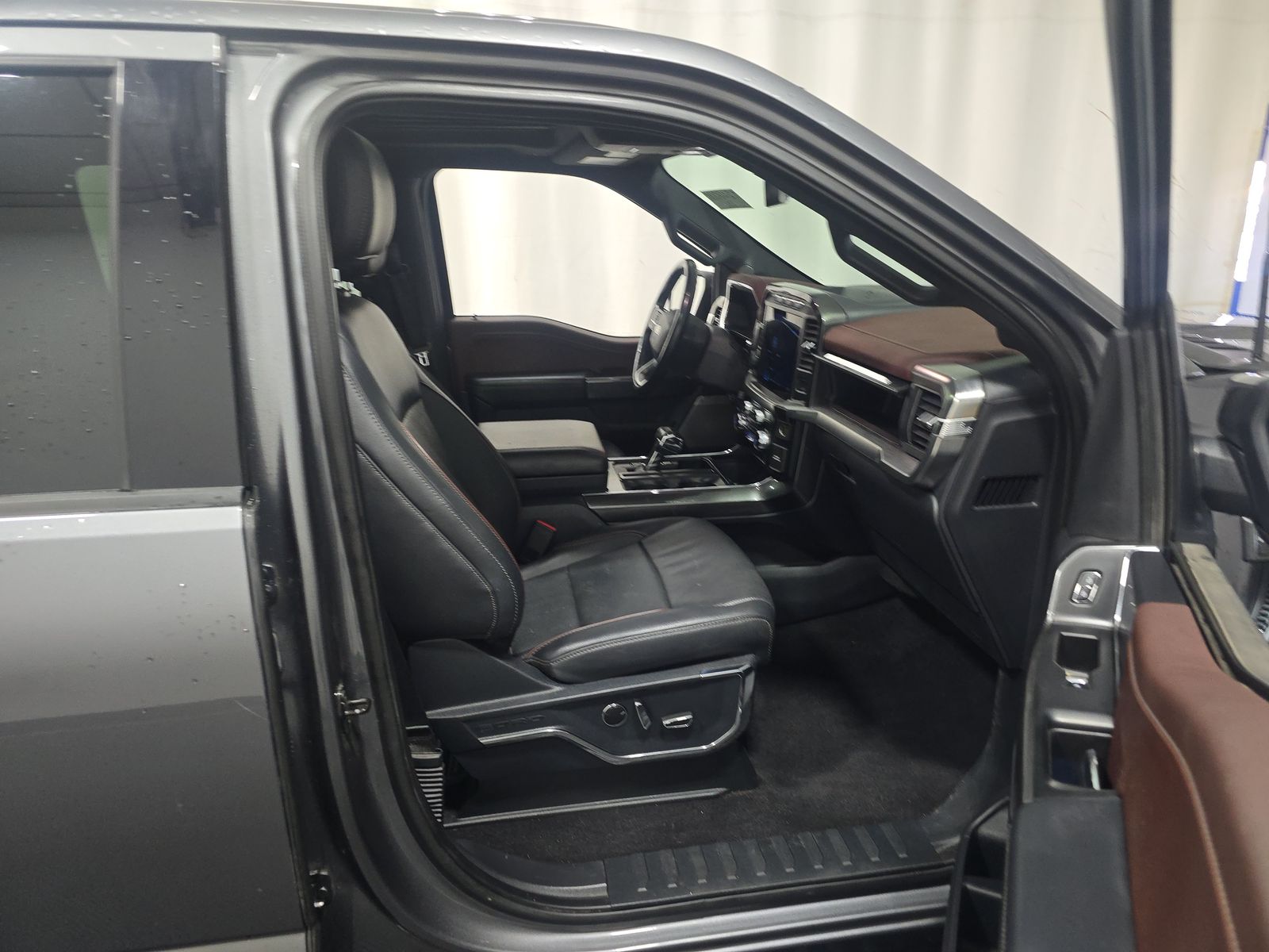 2023 Ford F-150 Lariat AWD