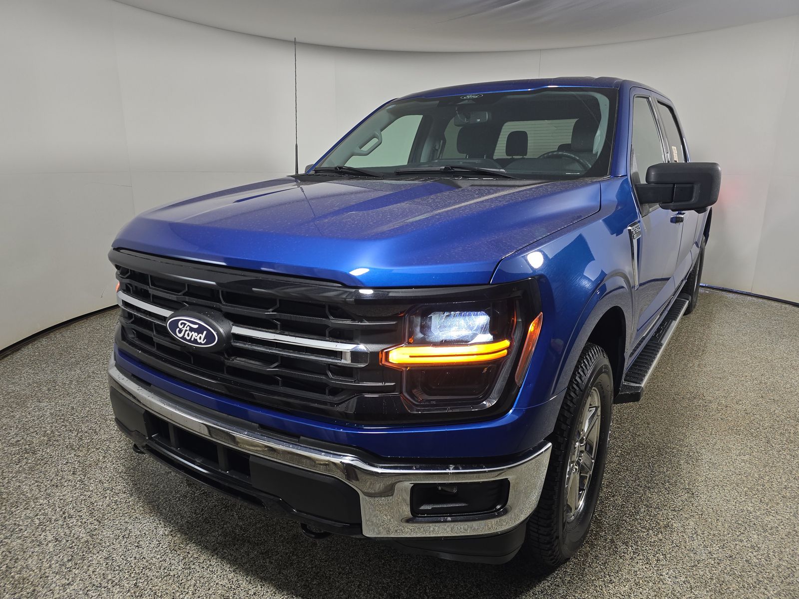 2024 Ford F-150 XLT AWD