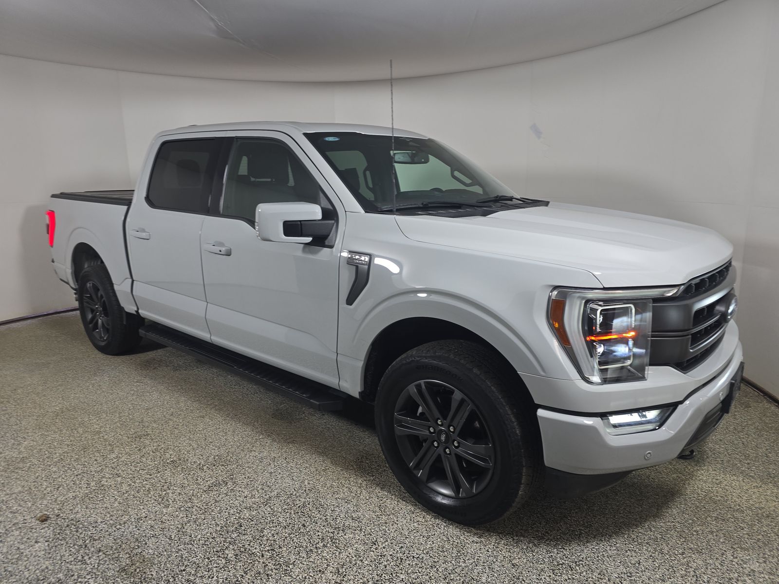 2023 Ford F-150 Lariat AWD