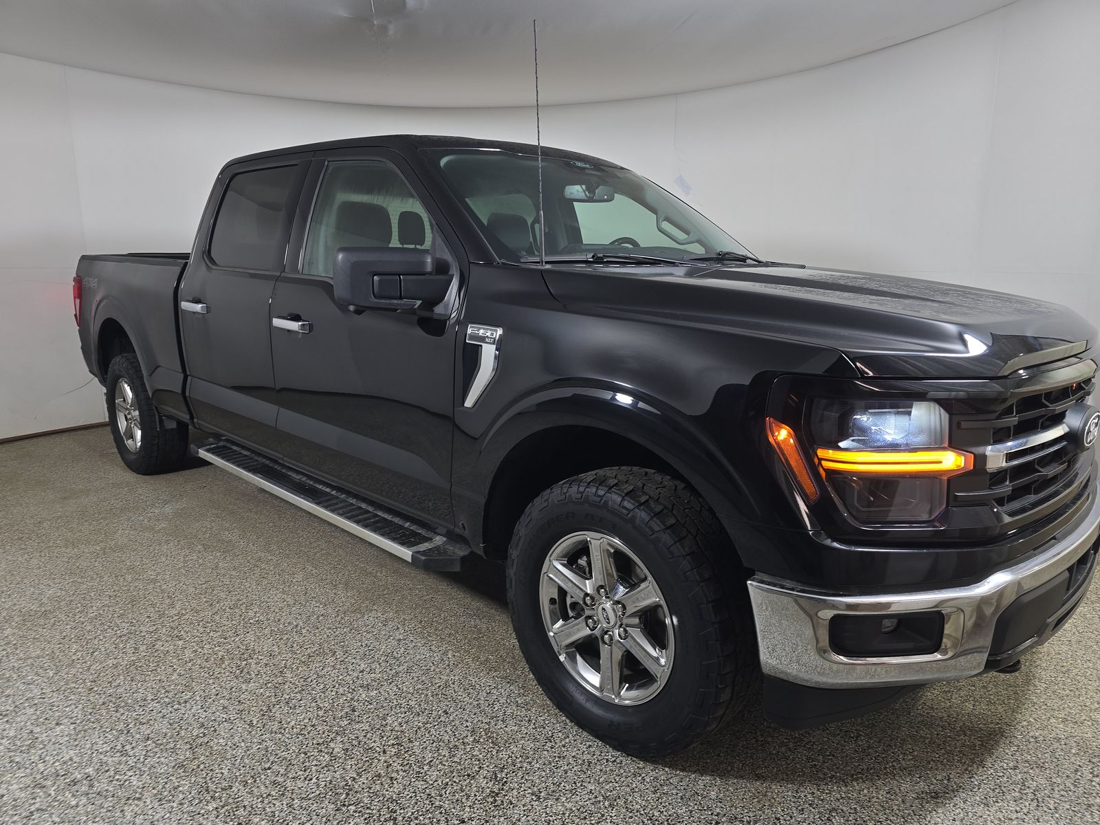 2024 Ford F-150 XLT AWD