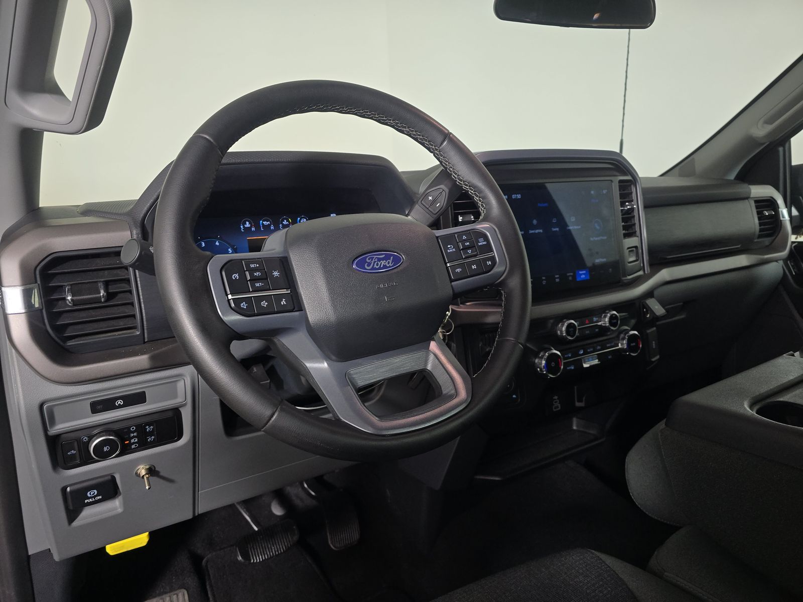 2025 Ford F-150 XLT AWD