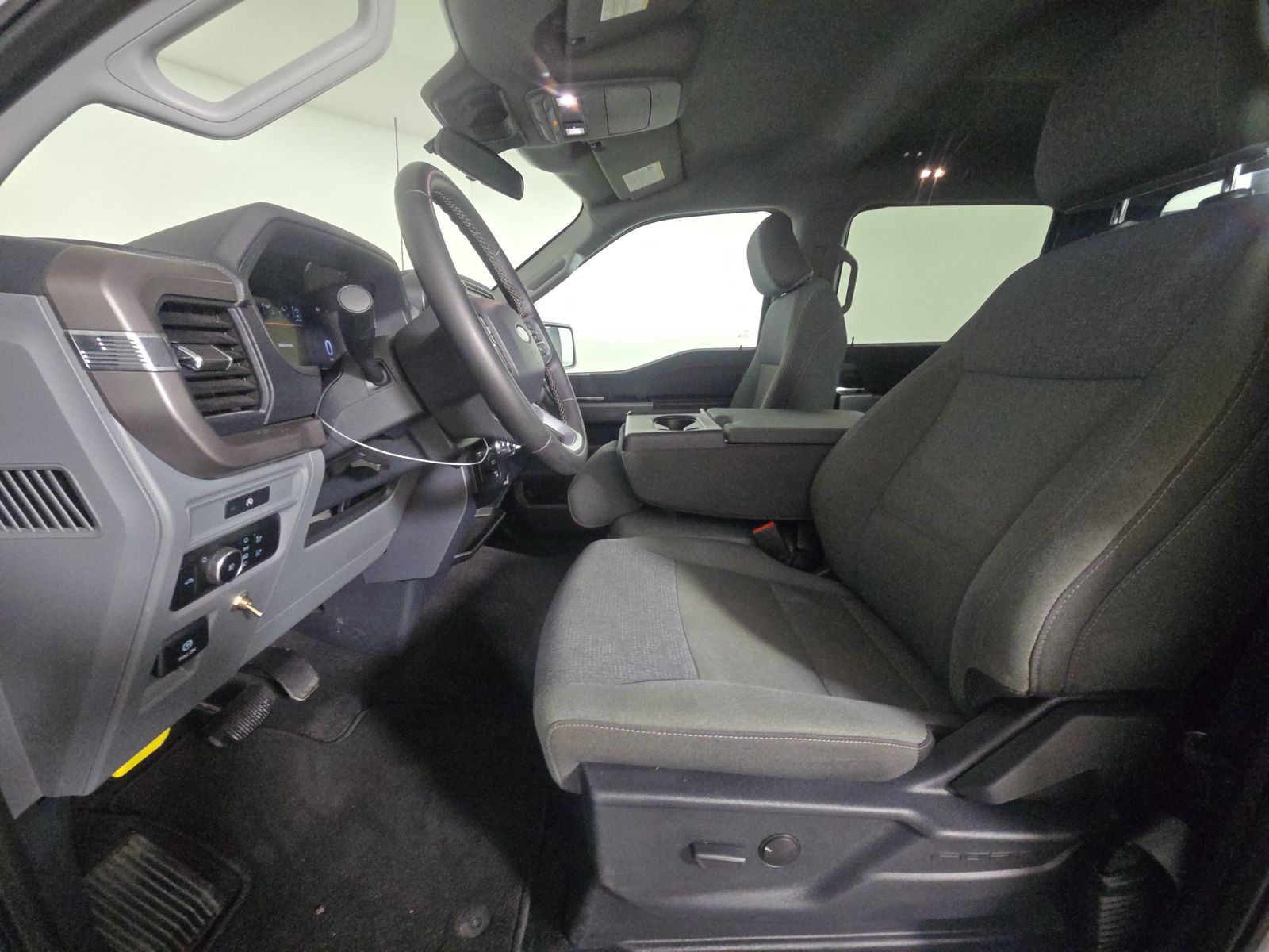 2025 Ford F-150 XLT AWD