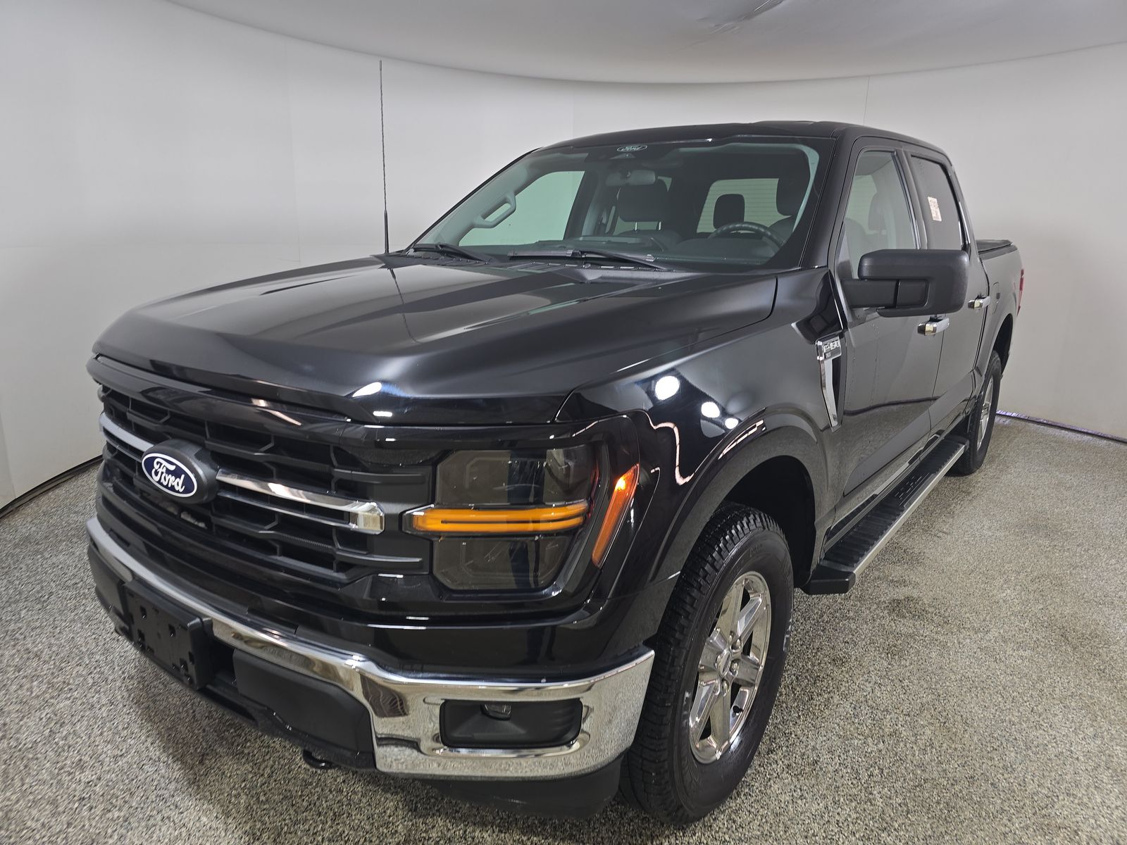 2025 Ford F-150 XLT AWD