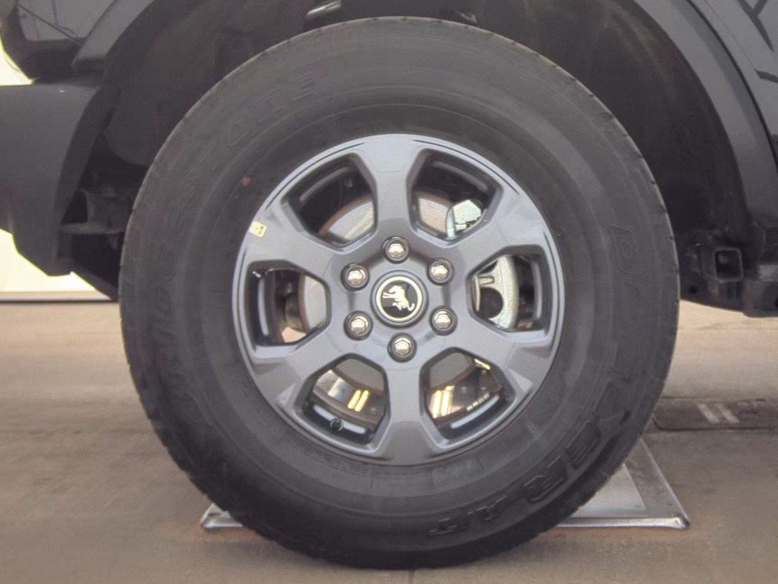 FORD BRONCO - 10