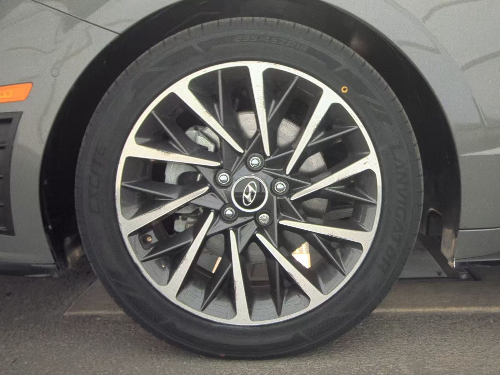 HYUNDAI LIMITED - 10