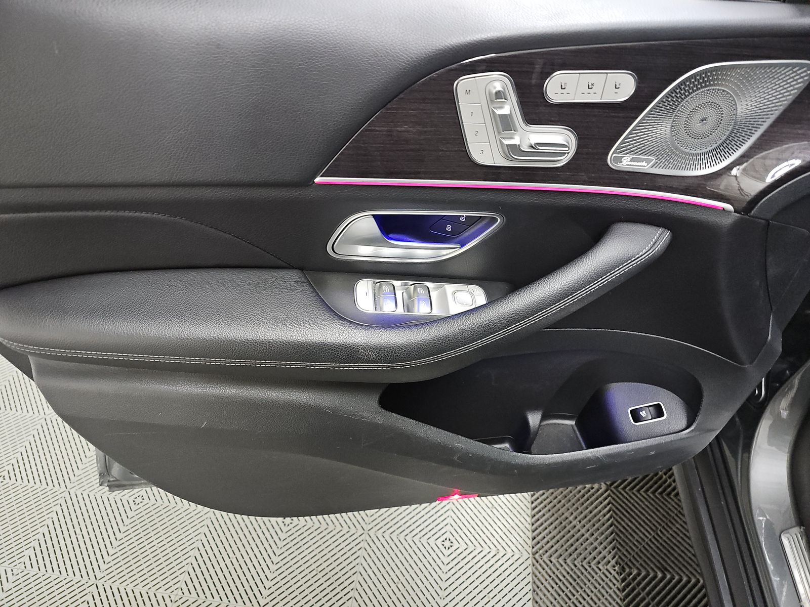 MERCEDES-BENZ GLS - 10