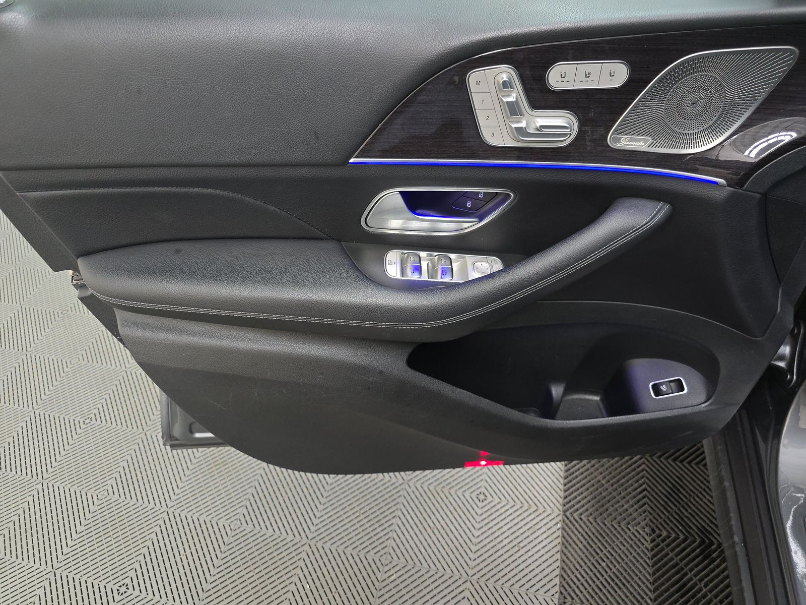 MERCEDES-BENZ GLS - 10