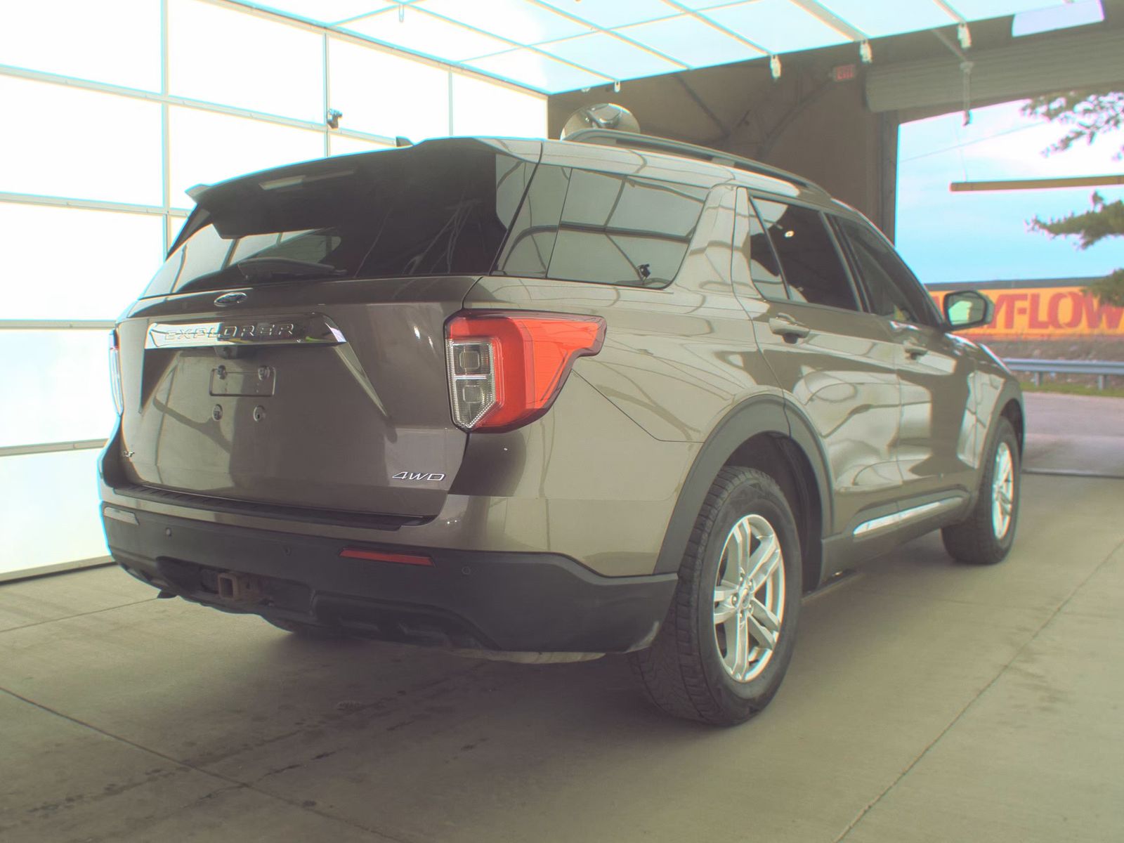 FORD EXPLORER - 6