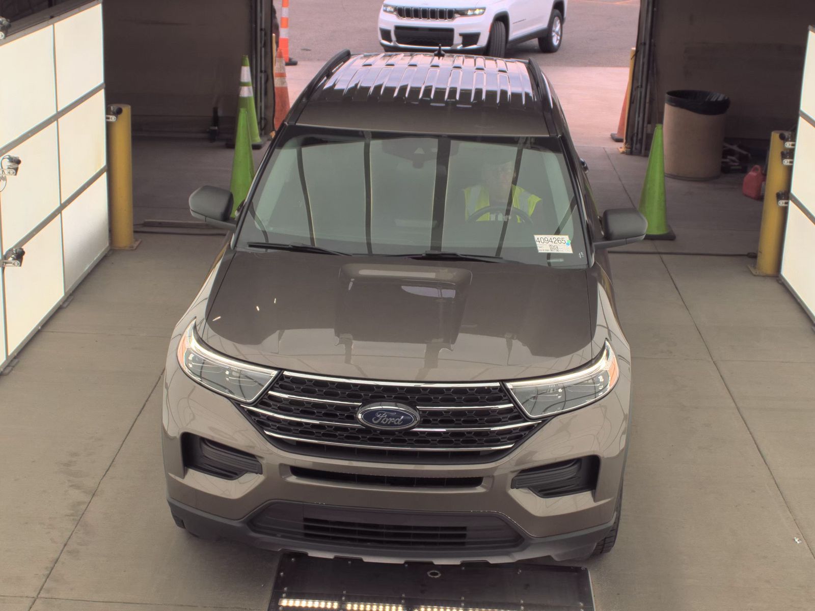 FORD EXPLORER - 3
