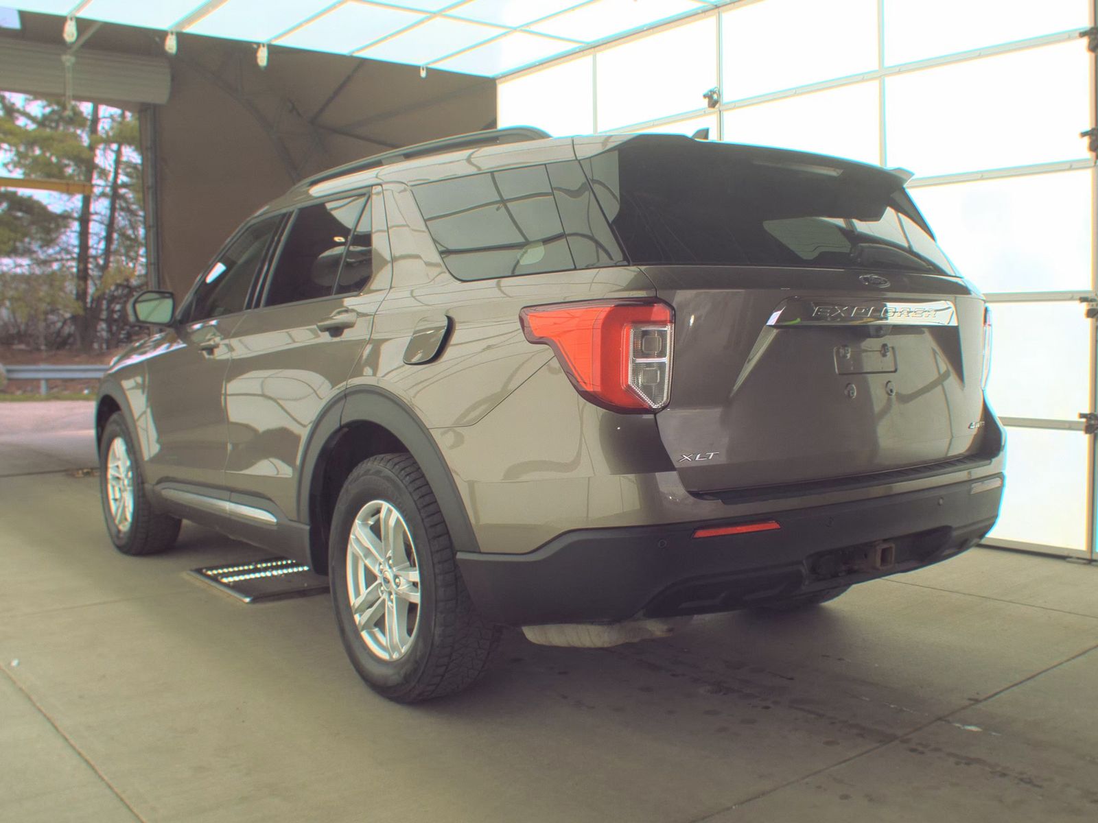 FORD EXPLORER - 9