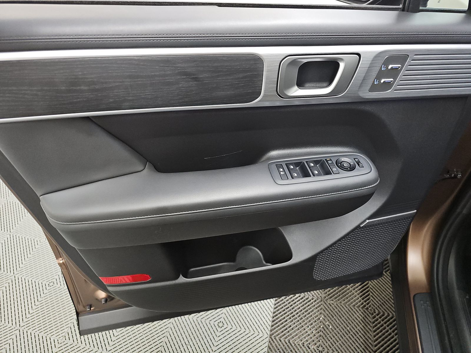 HYUNDAI LIMITED - 10