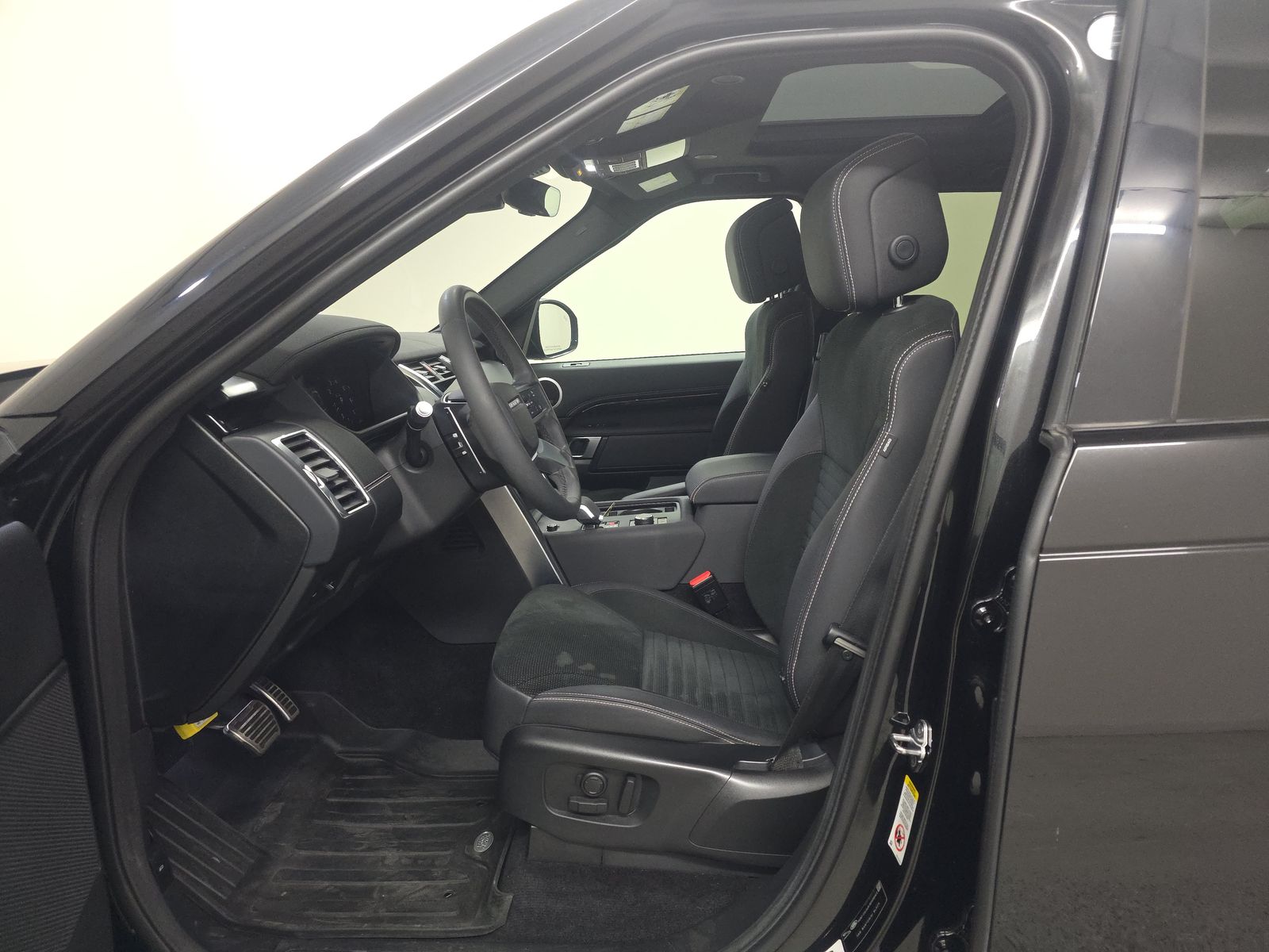 2022 Land Rover Discovery HSE R-Dynamic AWD